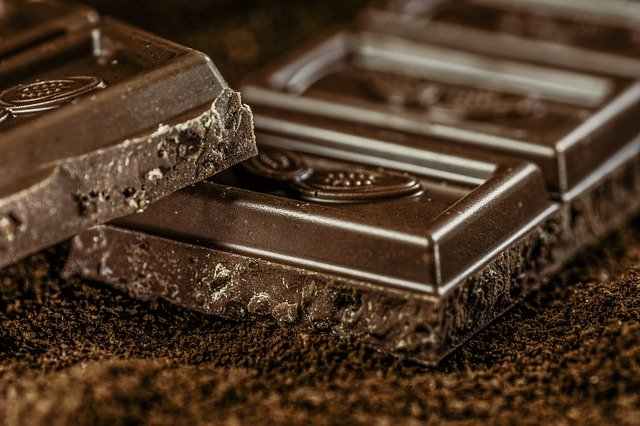 Foods Make You Look Younger - dark chocolate