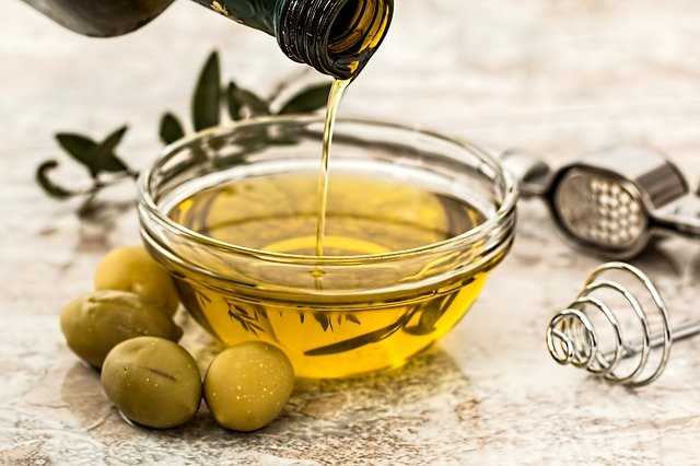 Foods Make You Look Younger - Extra virgin olive oil